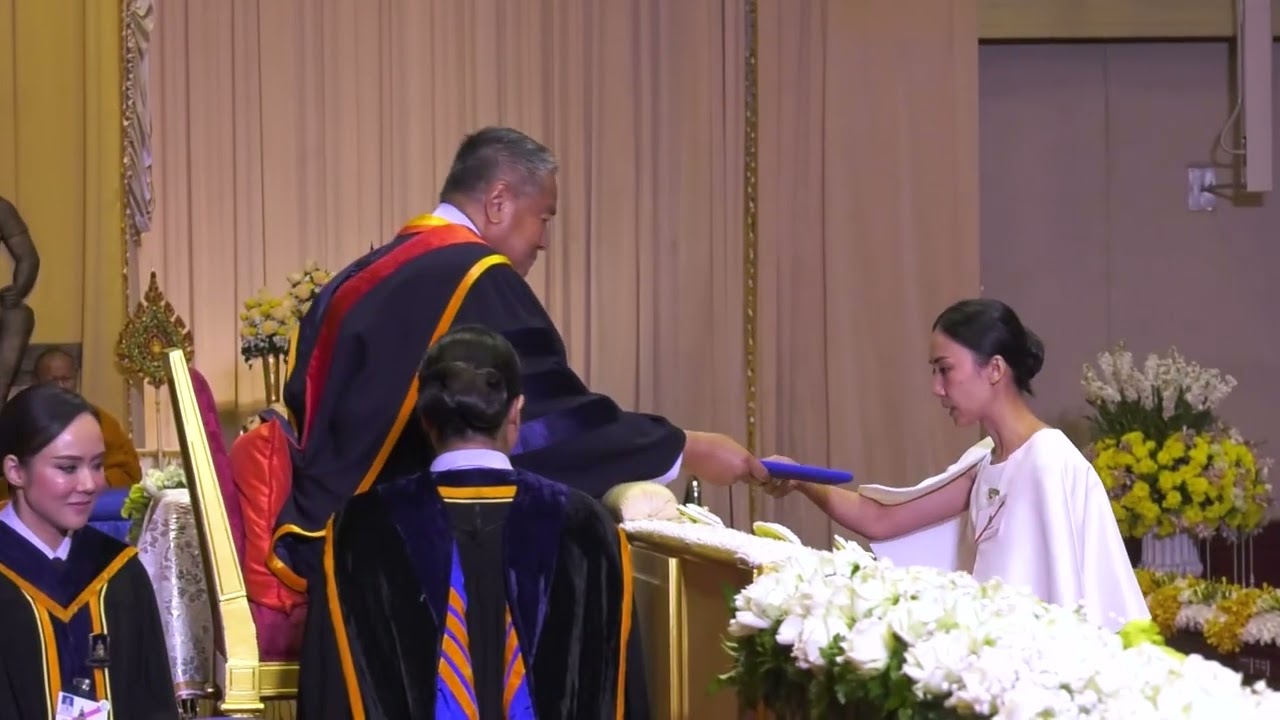 ข่าว พิธีพระราชทานปริญญาบัตร รุ่น 50 วันที่ 1