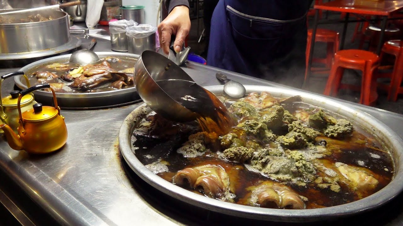 Taiwanese Street Food -Herbal Catfish Soup,Catfish Egg Soup,Ribs Stewed /當歸土虱,藥燉排骨 -Night Market