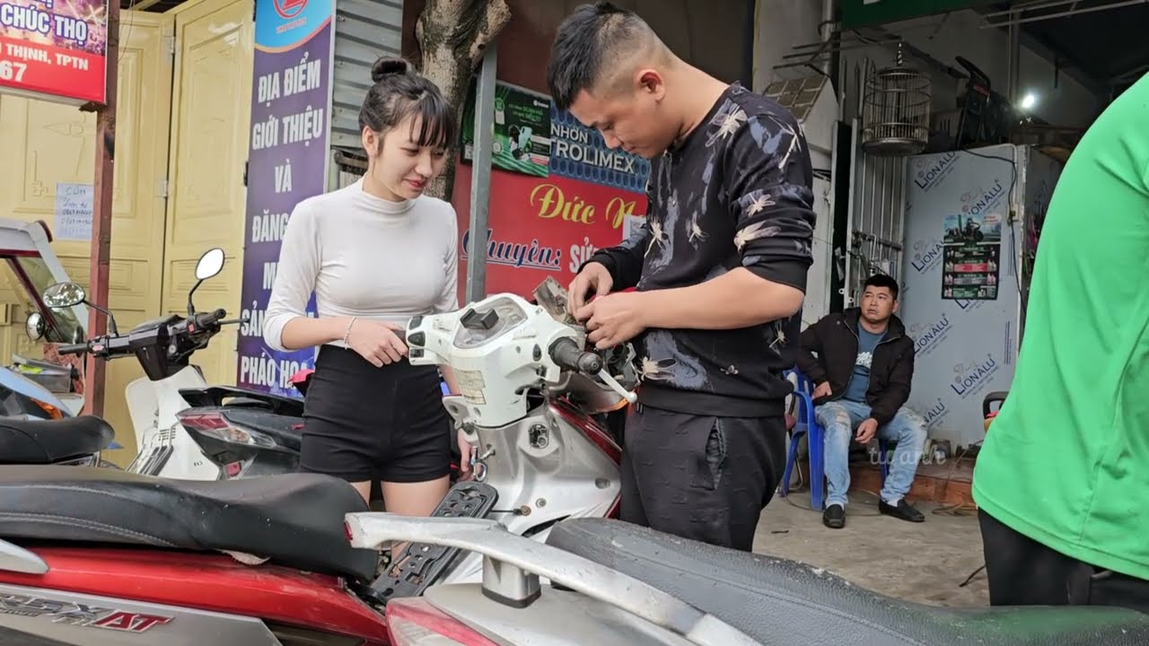 Girl GENIUS Fixes Dead Wave A Boot System!