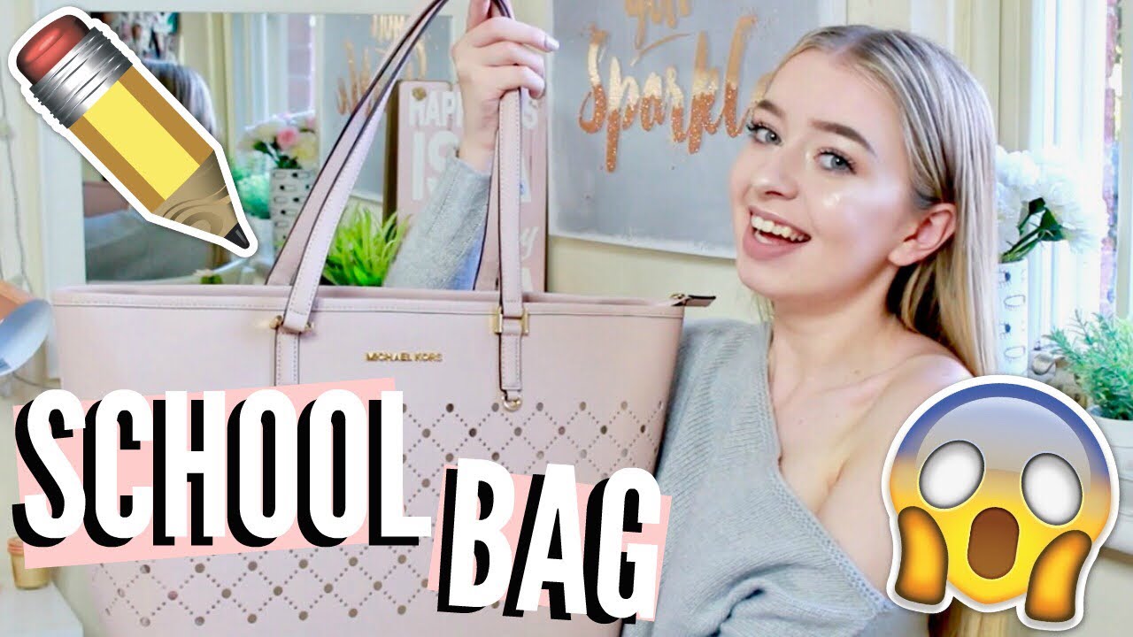 WHATS IN MY SCHOOL BAG 2017!