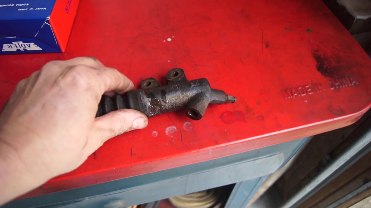 2000 Honda CVR clutch Slave Cylinder