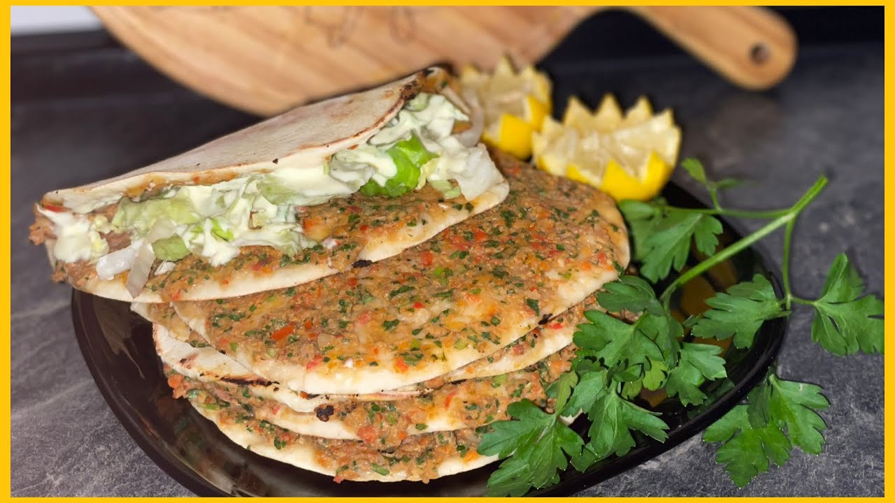 LAHMACUN | TURKSE MiNi PiZZA | LEKKERSTE LAHMACUN RECEPT | RECEPTEN OUM YOUNES #125