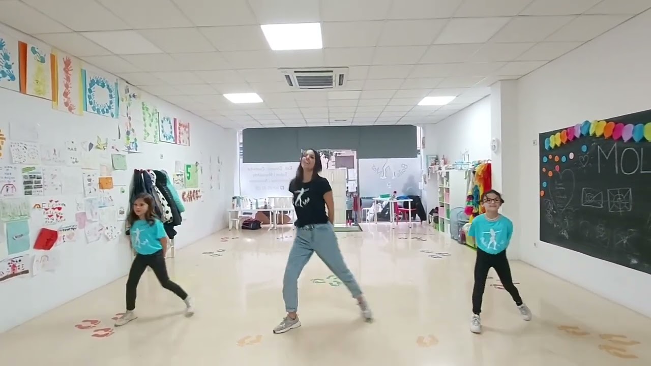 Baila con Mar / Mon Amour Aitana y Zzoilo