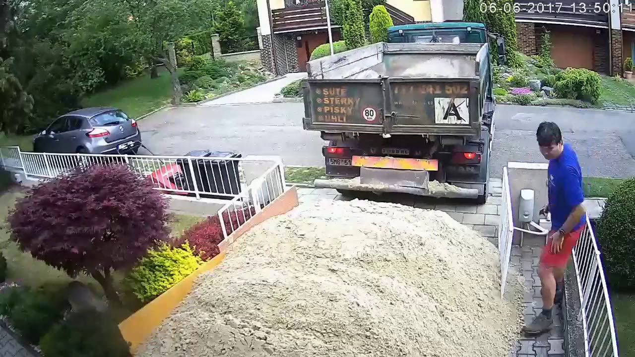 Aerifikace trávníku 06/2017