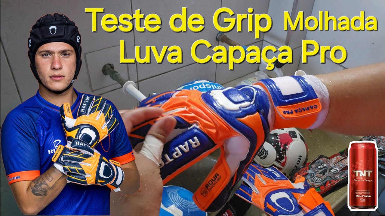 TESTEI A LUVA DO GOLEIRO DE CAPACETE. O CAPAÇA PRO TOTALMENTE MOLHADA | SERA Q É BOA MESMO?