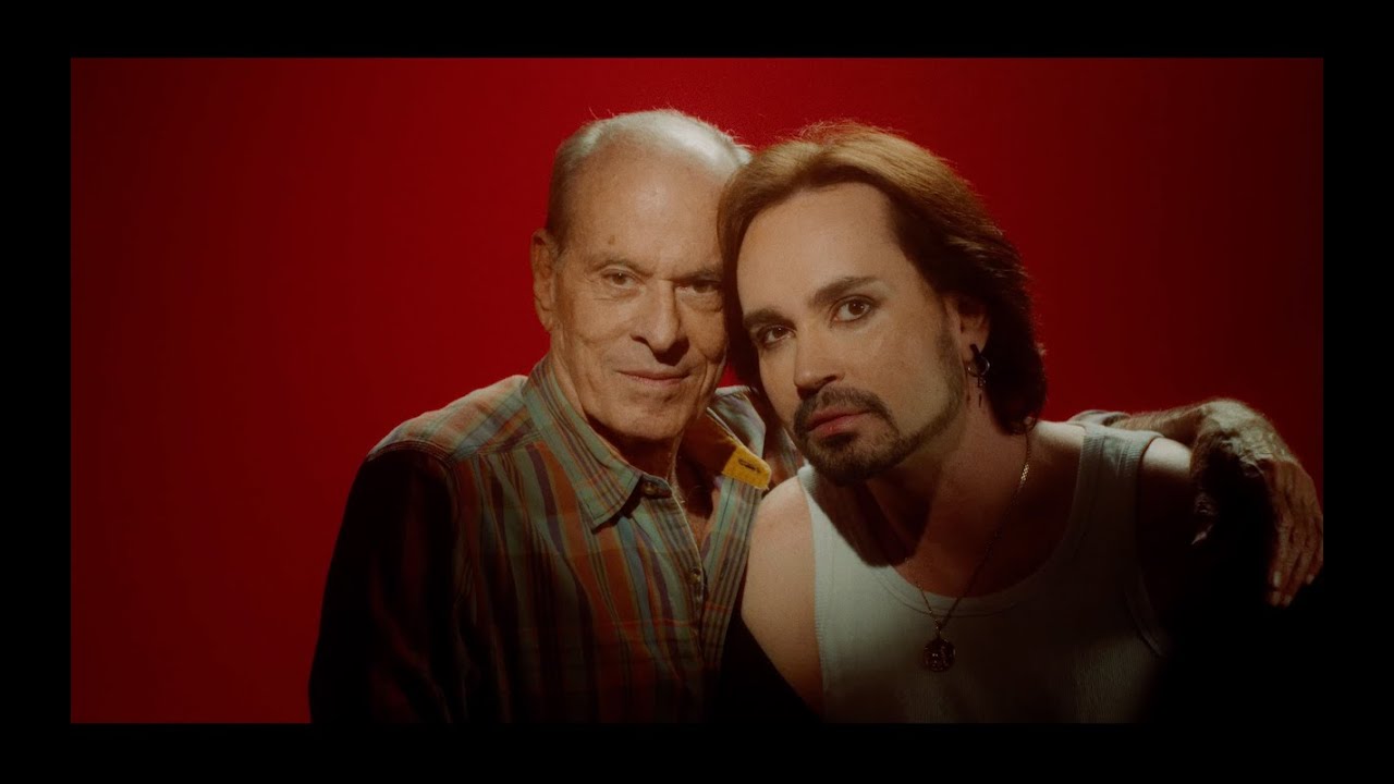 Johnny Hooker & Ney Matogrosso - Viver e Morrer de Amor na América Latina (CLIPE OFICIAL)