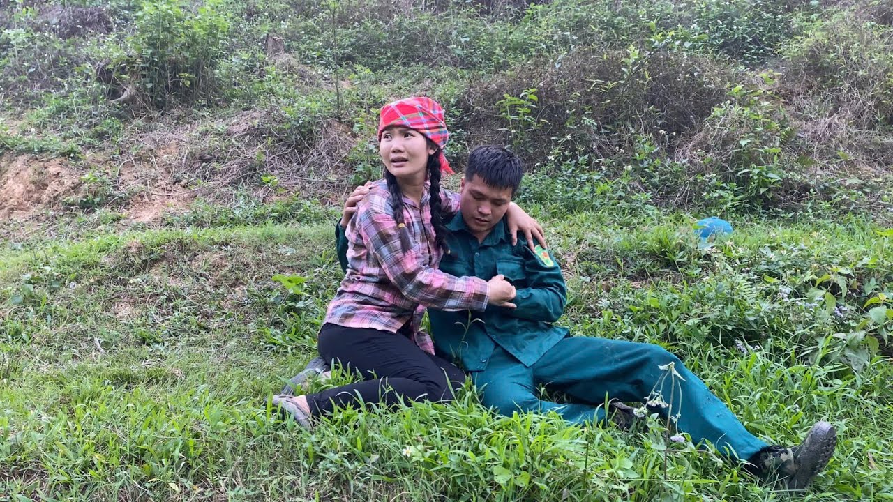 The policeman in trouble was lucky to meet a single mother to help him | Ly Tuyet Dan