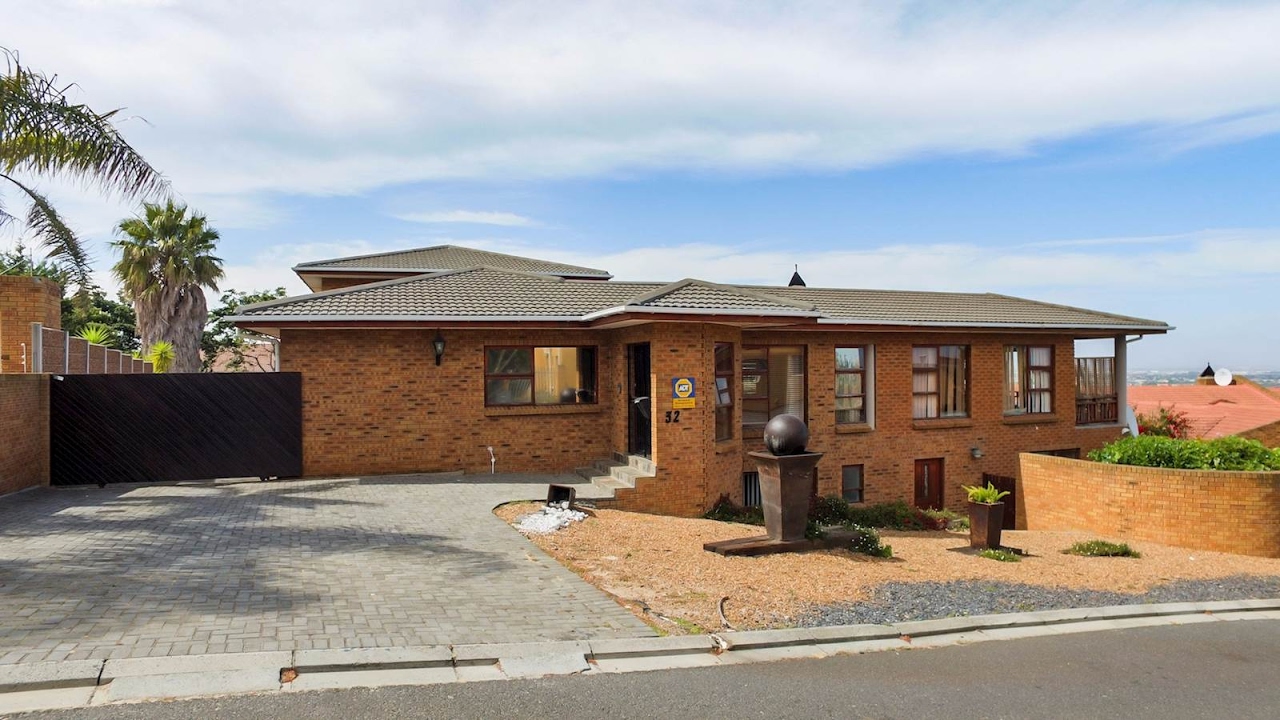 6 Bedroom House for sale in Western Cape | Cape Town | Parow | Plattekloof |