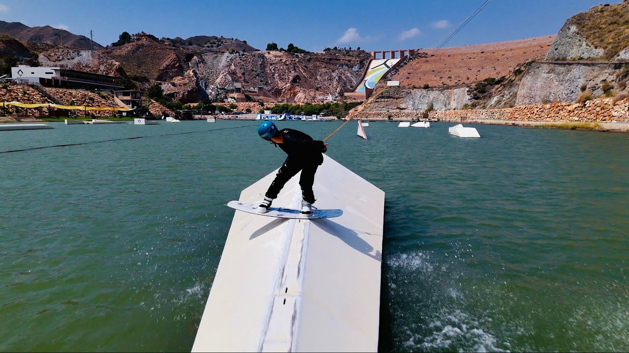 Asier Sanchez - Feature Easy Giant - The Tube - Wakeboarding