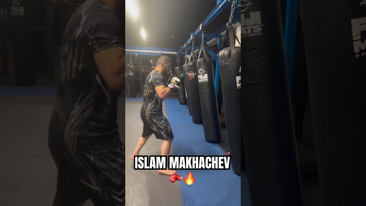 UFC Welterweight Champion Islam Makhachev Shows Off His Elite Boxing Skills 🥊👀