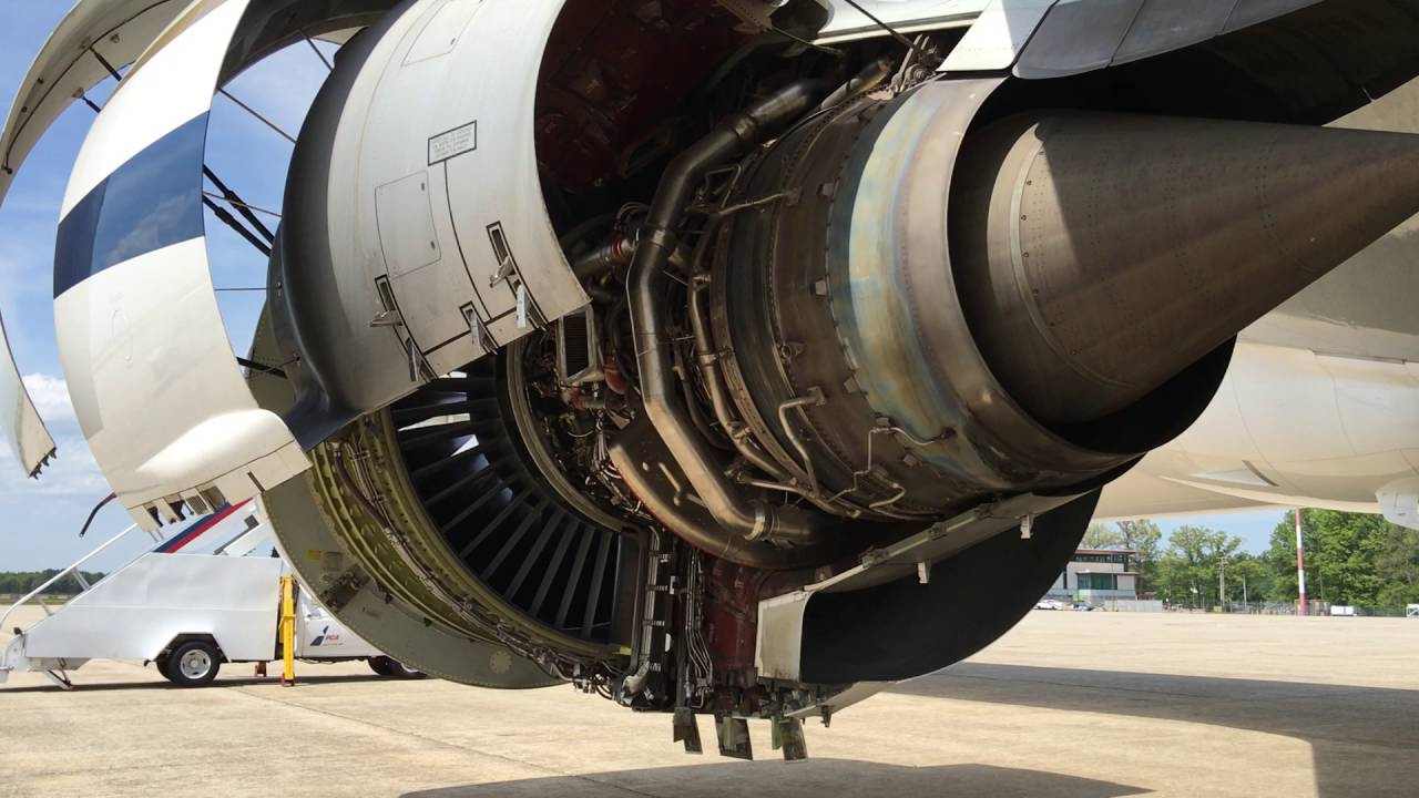 Huge Jet Engine Dry Motoring | GE90-90B | Boeing 777