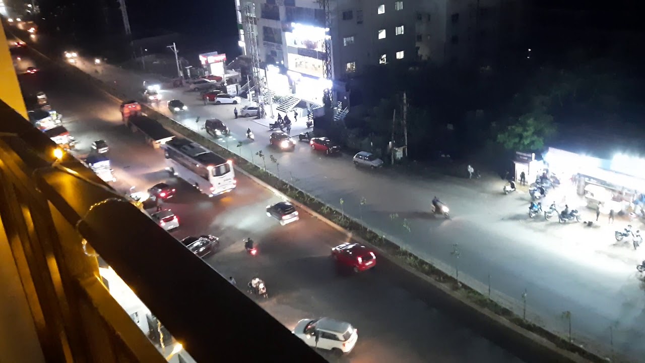Samanvi Travels Bus Crosses Nallagandla