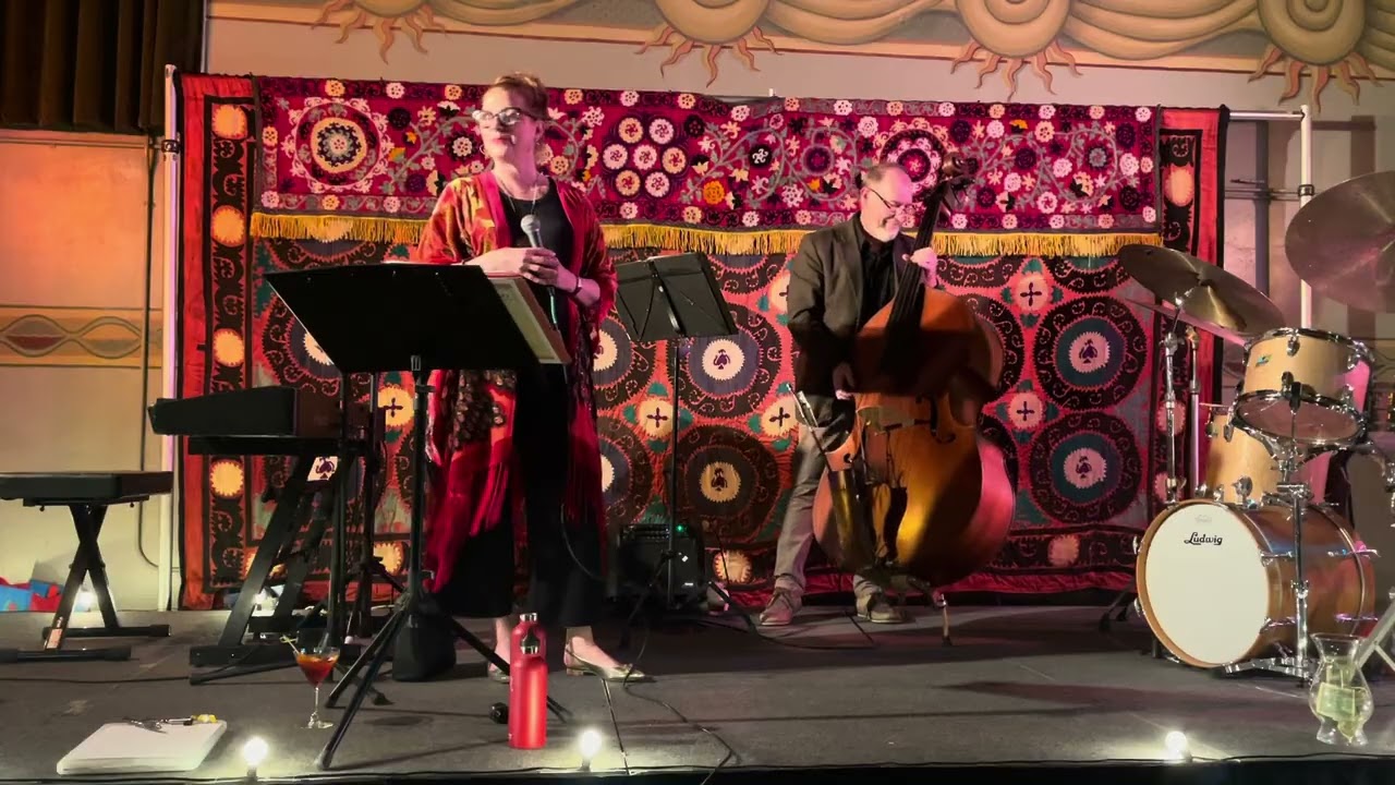 Paula Byrne Sings 
