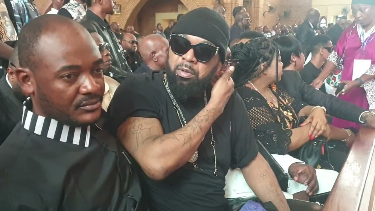 ADIEU SEGUIN;EN DIRECT DE L'ÉGLISE CATHEDRALE NOTRE DAME,JB MPIANA INCONSOLABLE ET SA 👪 FAMILLE 😭😭