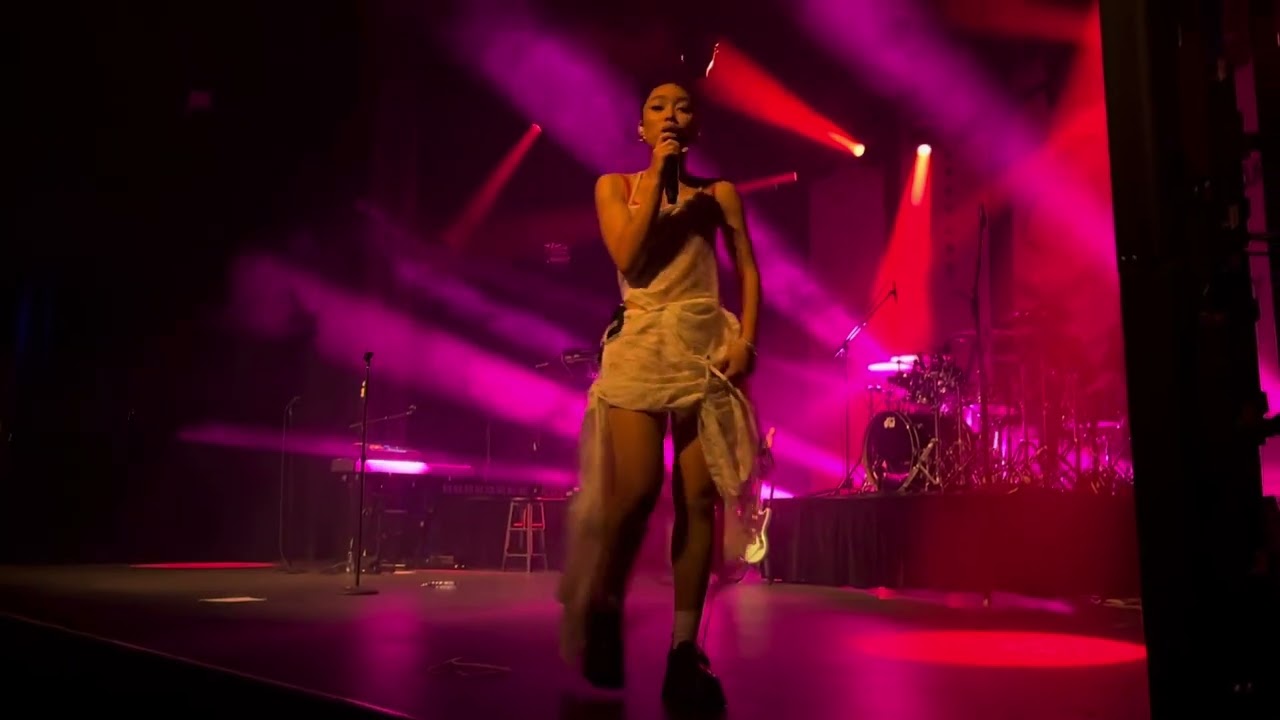 Griff - “Miss Me Too” (Live at the Enmore Theatre, Sydney 2024)