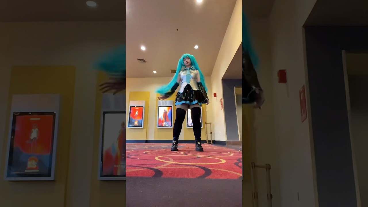 A Miku Who Can&rsquo;t Sing Movie Premier #hatsunemiku #vocaloid #projectsekai #cosplay