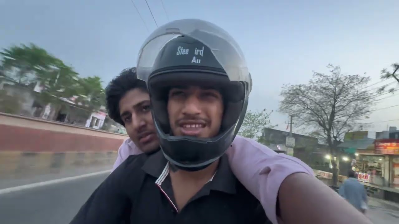 Aaj raaste mai accident ho rkhaa tha gaadi kaa kya haal ho gaya 😧