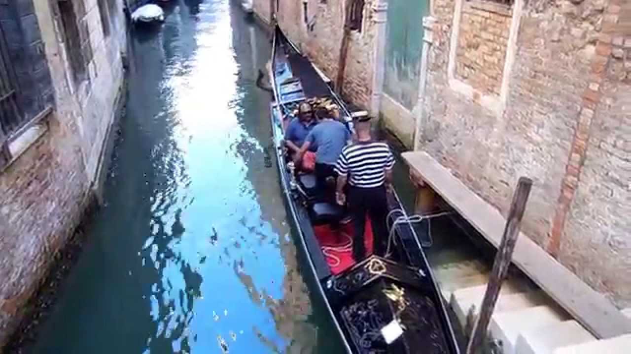 Gondole, gondolieri e turisti