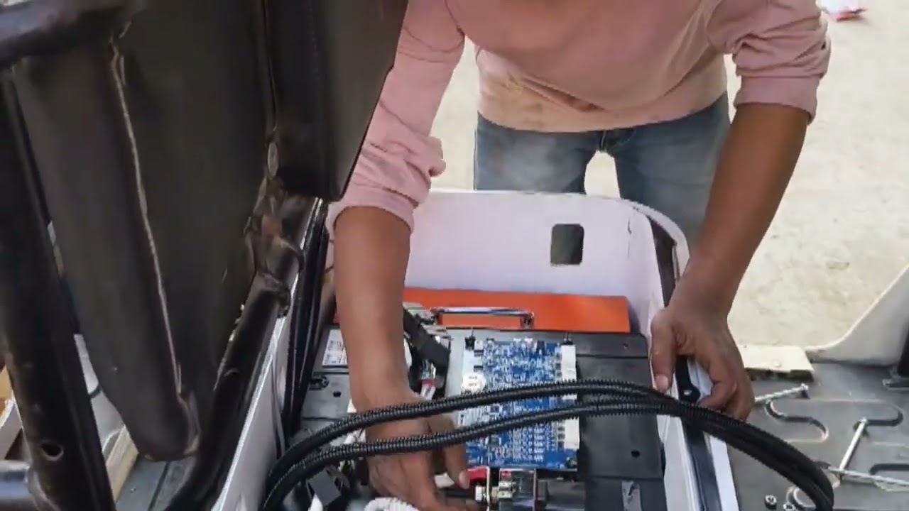 Mahindra treo mein Eastman ka lithium battery setting 🧑‍🔧♥️#Eastman #Mahindra #lithium #battery