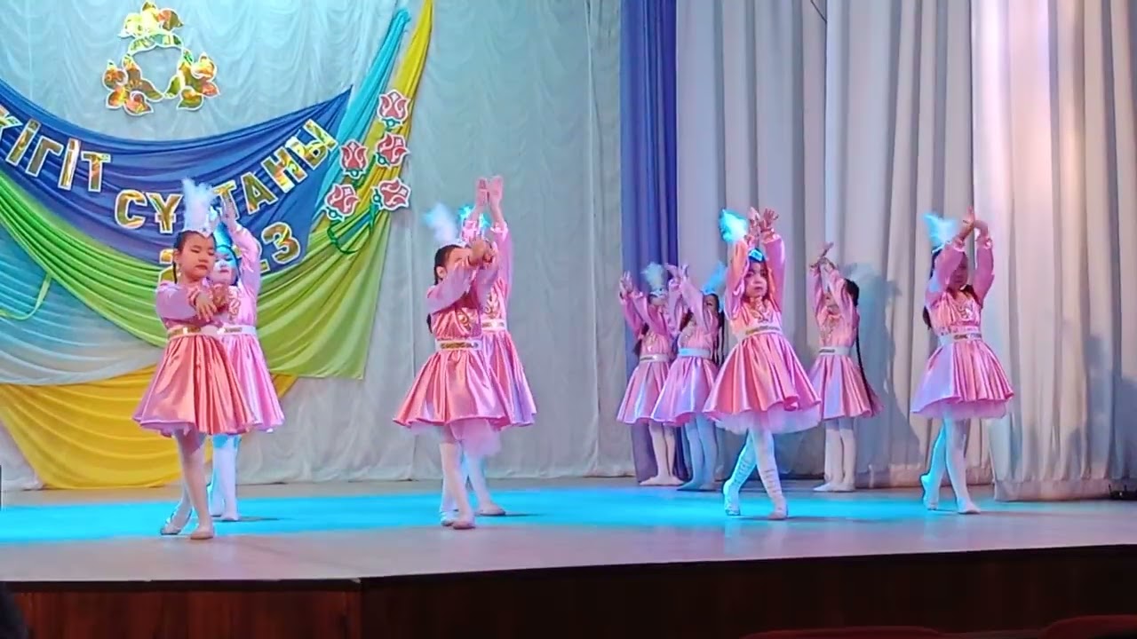 Асыл би ансамблі ,