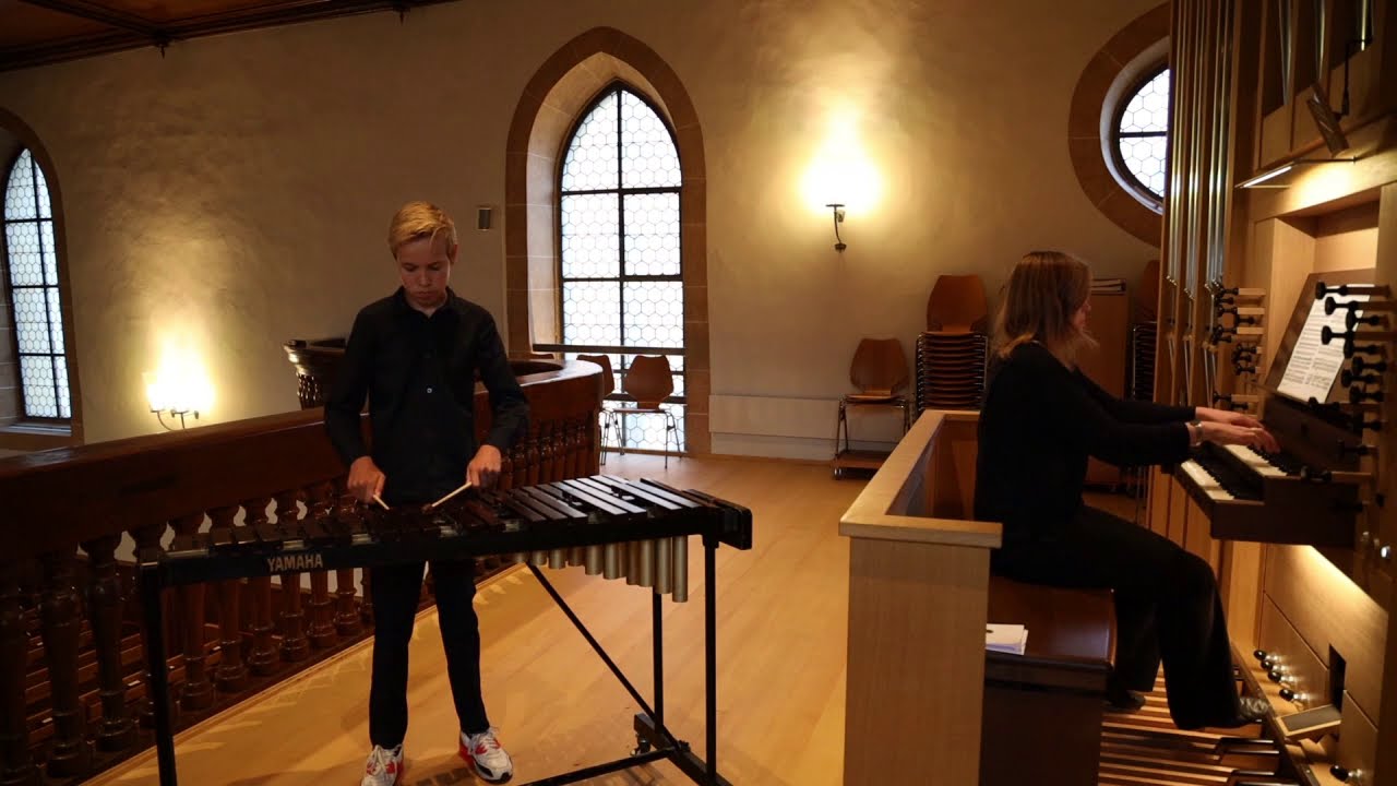 Zirkus Renz - Tobias Rüedi (Xylophone), Sally Jo Rüedi (Organ)
