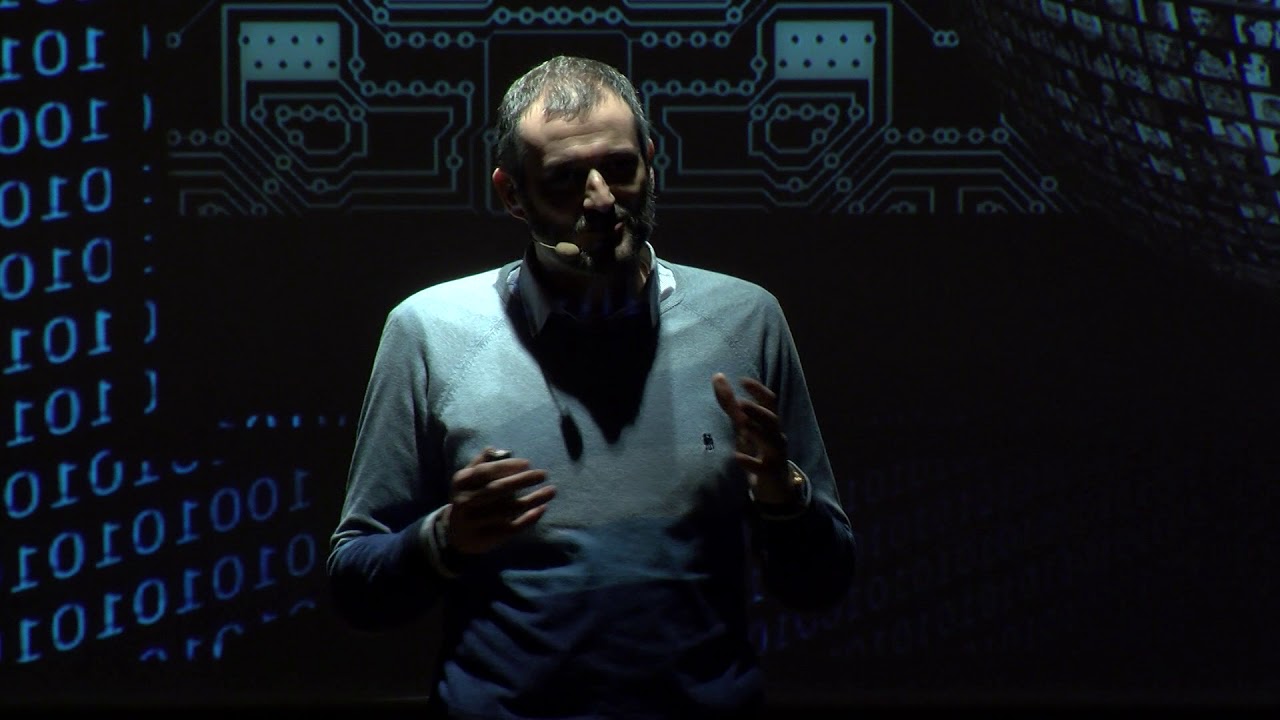 La amenaza de las contraseñas | Roberto Anta | TEDxRúaSanFroilán