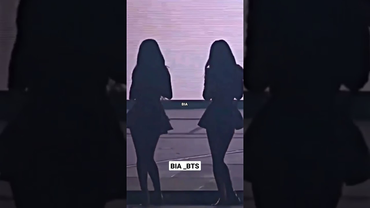jisso fall on stage is she ok #jisoo #blackpink