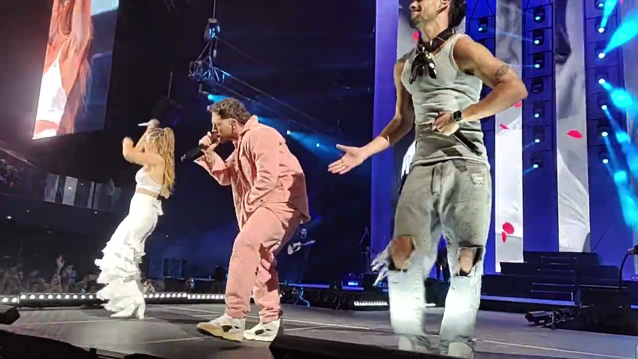 Sole y MYA Yo no te pido la luna (Movistar Arena 29/10/2022)