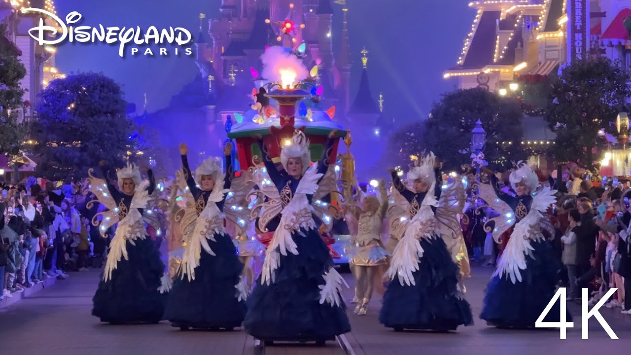 [4K] Mickey’s Dazzling Christmas Parade - Disneyland Paris
