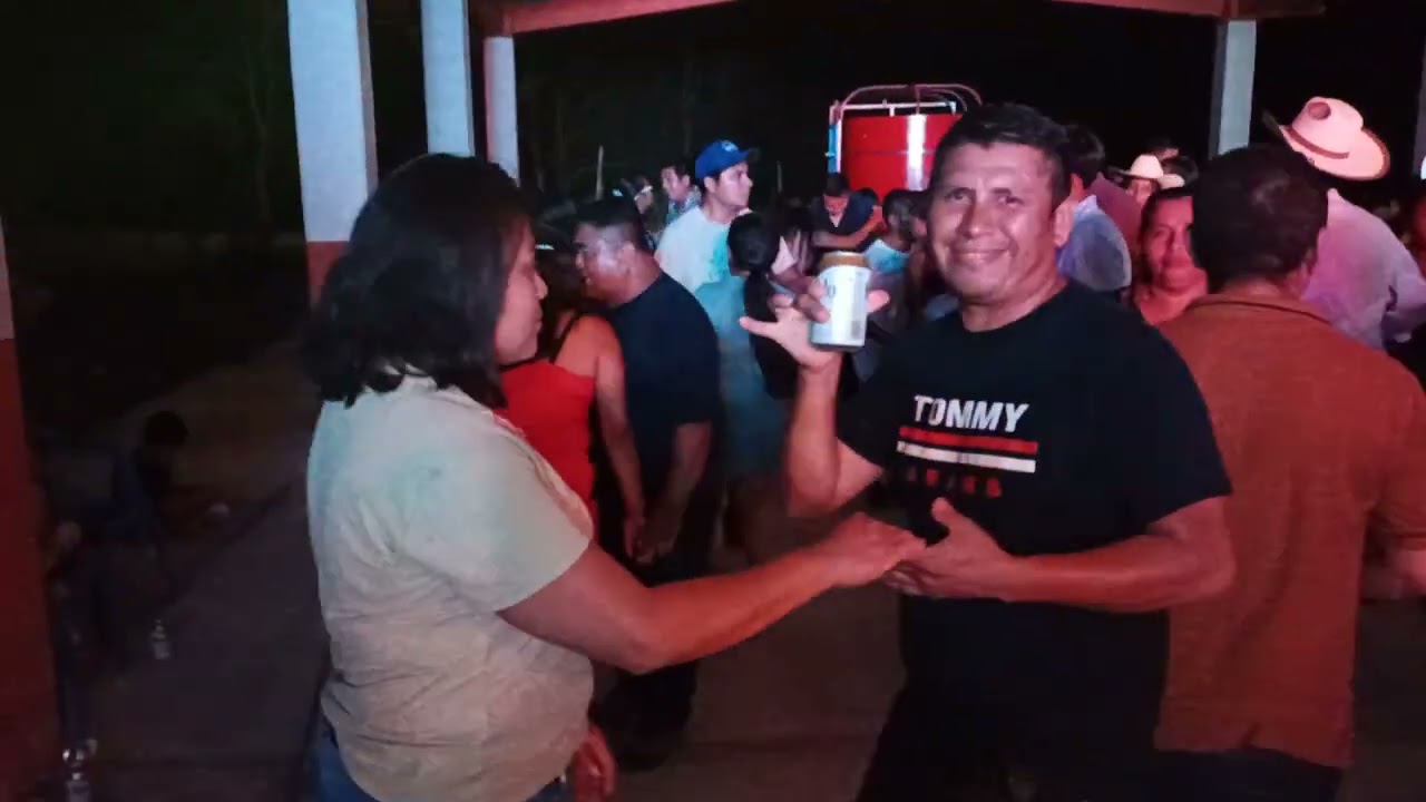 super baile de semana santa en chalingo Hgo con el grupo Freddy el pajarillo y sus teclados