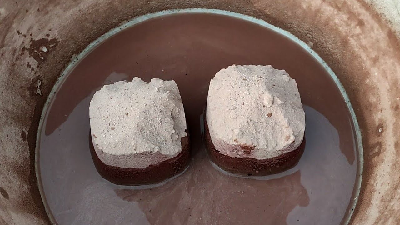 ASMR: full dipping of creamy soft super dusty red dirt in lots of water+paste play/oddlysatifying