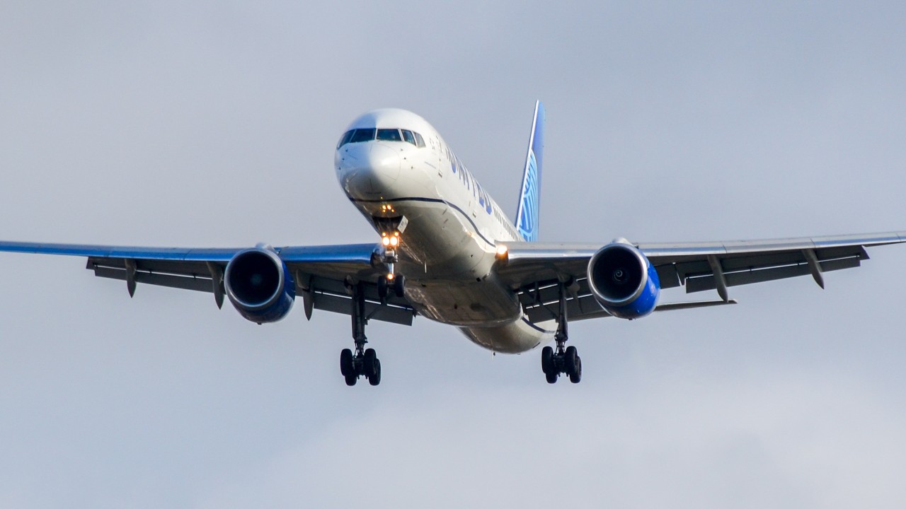 14 MINUITES OF WINDY LANDINGS + UAL 757! | London Heathrow Plane Spotting 4K |