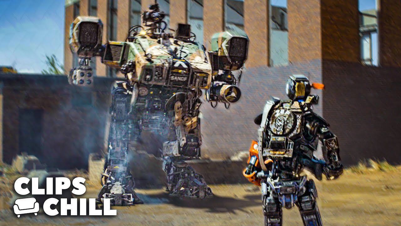 The Moose Attacks the Gang | Chappie (Hugh Jackman)