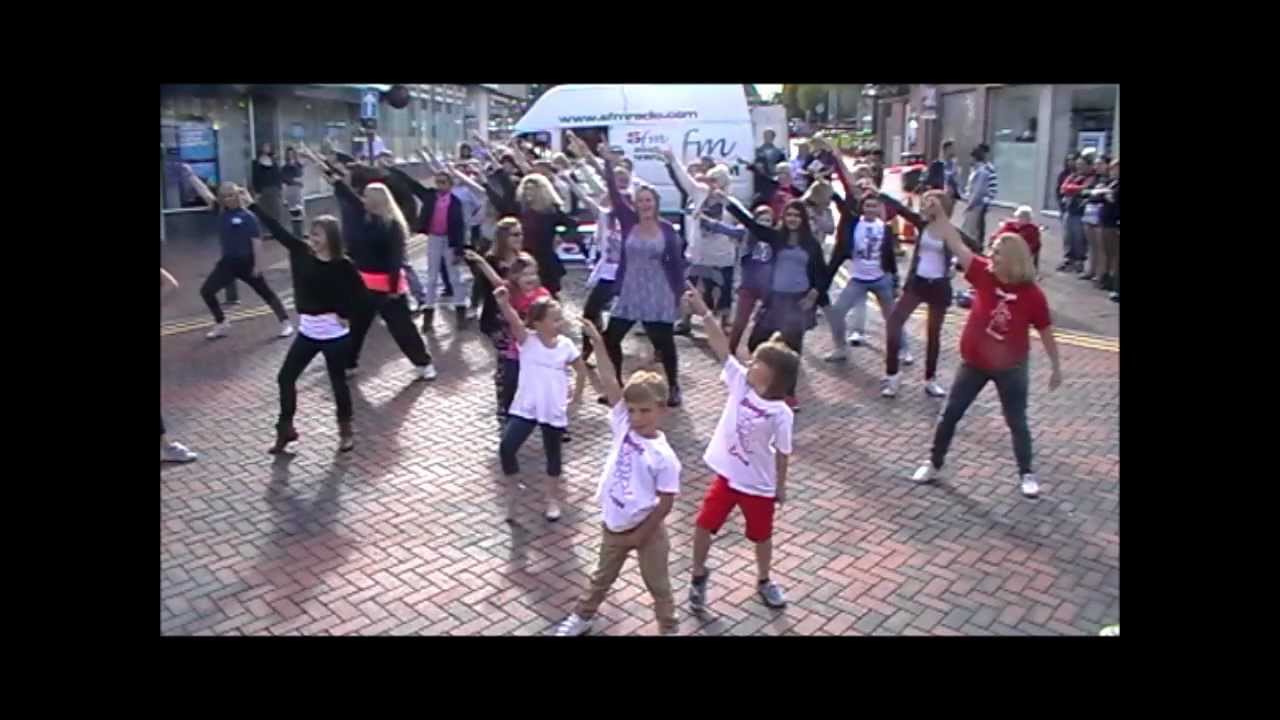 Sittingbourne High Street Flash Mob, Town Centre, Sammies Fit POP Dance, Moves Like Jagger, Kent