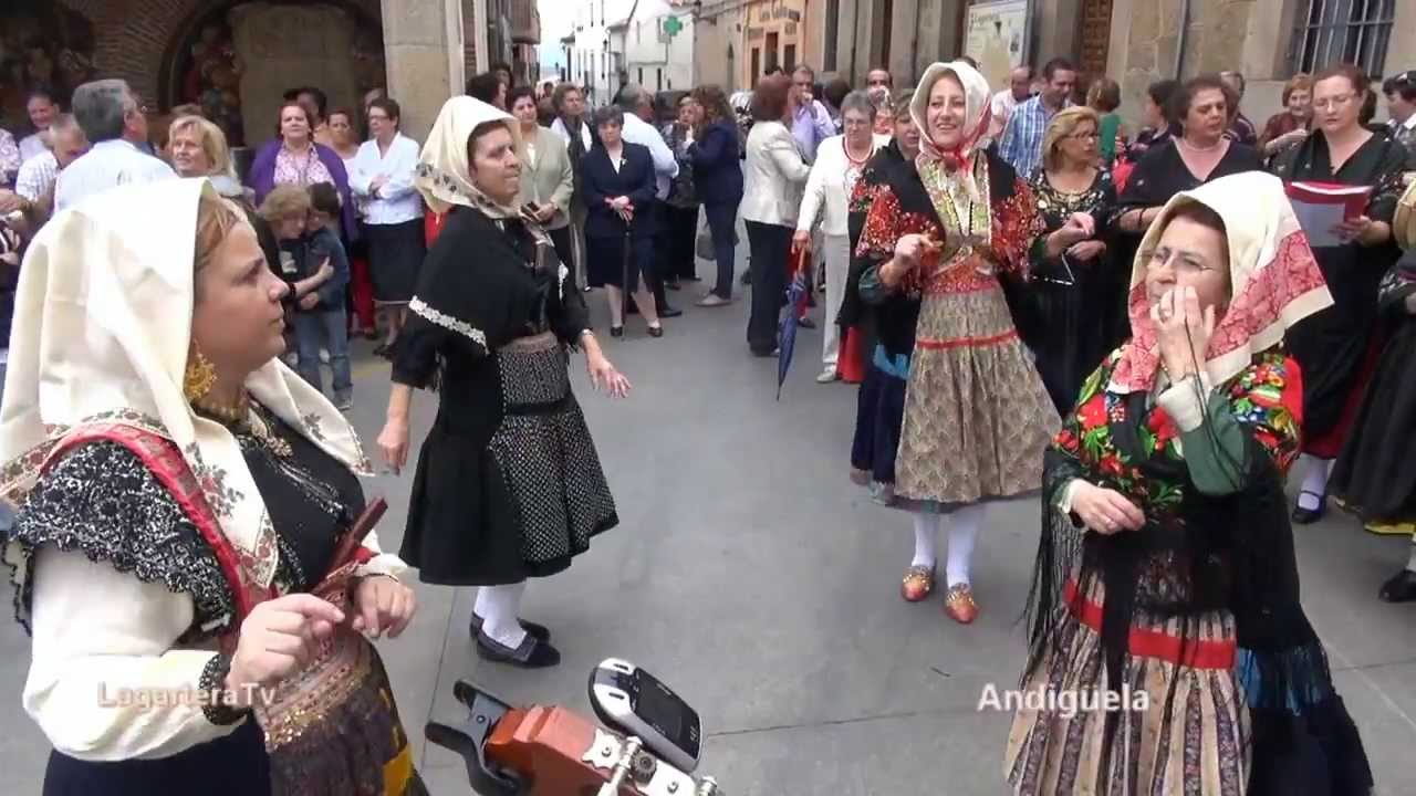 Andiguela Ronda la Norabuena Lagartera Fiesta Traje de Trapillo