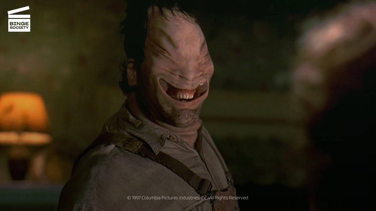 When an alien goes inside a human body | Men In Black | Binge Comedy