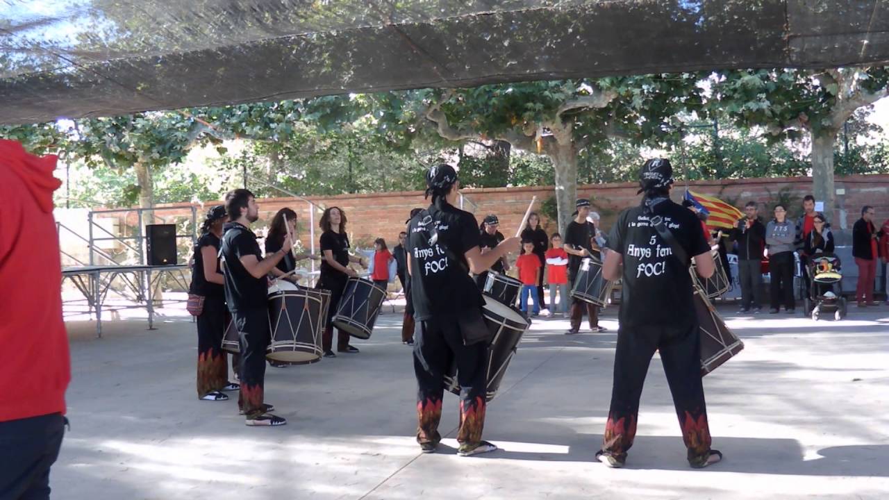 Timbalers - Diables de la Vall del Tenes &middot; Llu&iuml;ment inicial d'Alforja
