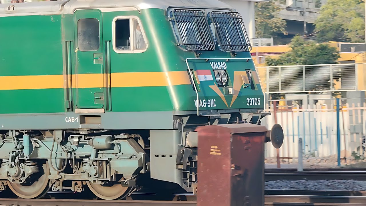 WAG-9 Hauling 09189 Mumbai Central – Katihar Special Train with ICF Coaches 