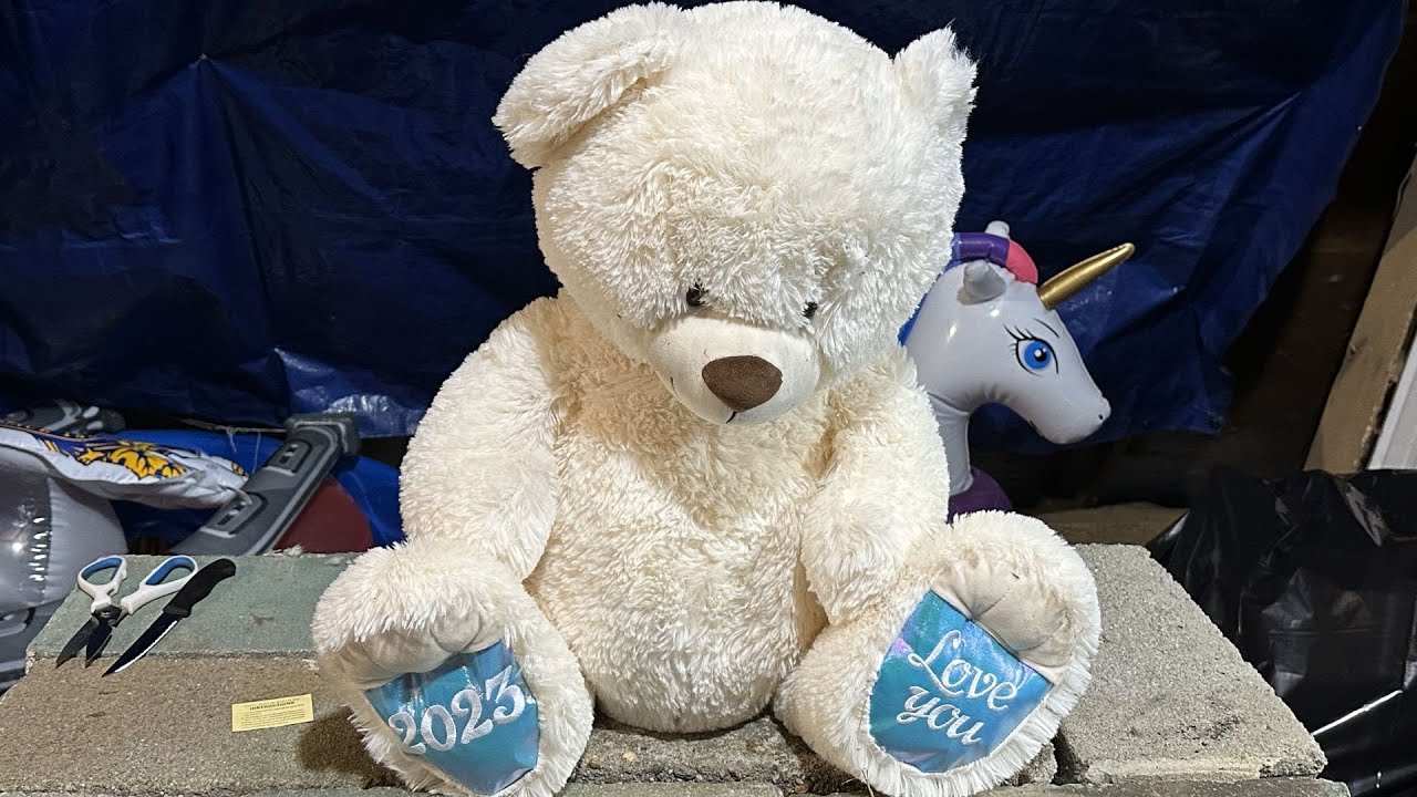 Destroy Large Stuffed Teddy Bear Shredding With Knife!
