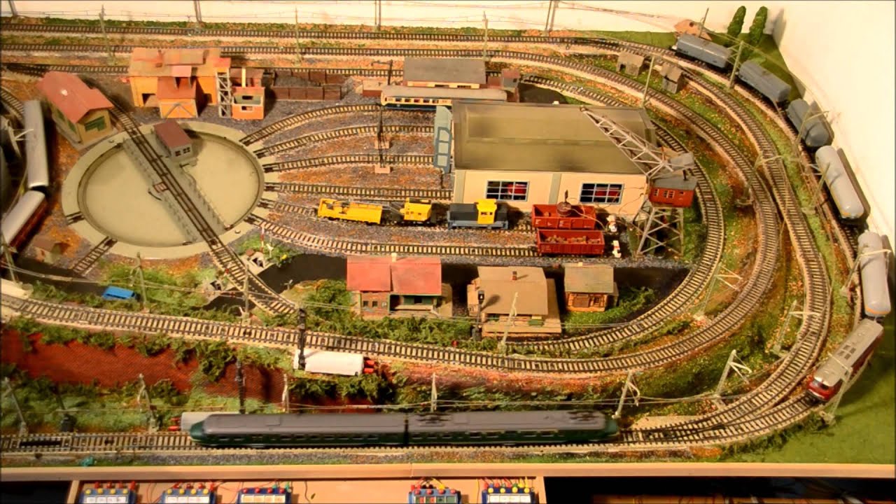 Analog Marklin trainscenery with 4 independent locs.