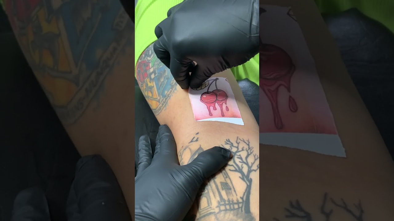 Pegando el Estencil #tattoo #tattooartist #shorts #youtubeshorts #tattoolover