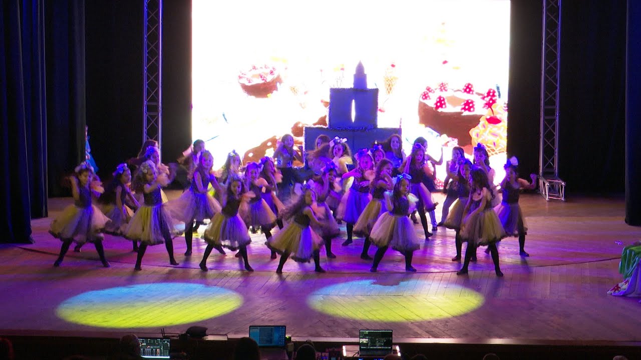 DANCE  STUDIO  HOPE представя Коледен спектакъл “ЛЕШНИКОТРОШАЧКАТА и четирите кралства”