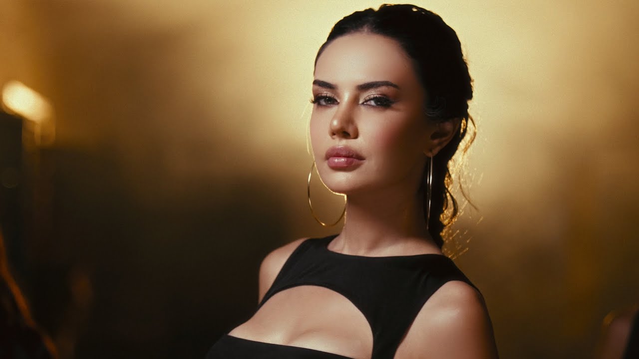 Ece Ronay - Dedikodu (Official Music Video)