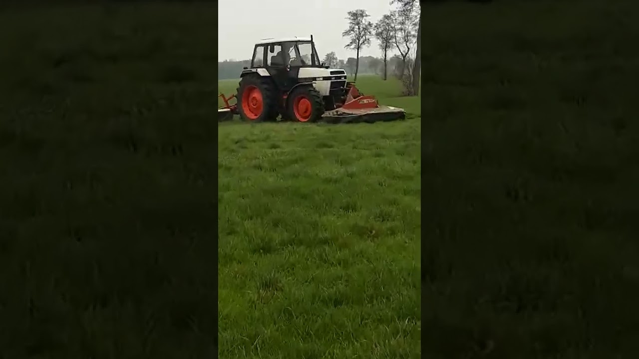 case 1490 4wd mowing