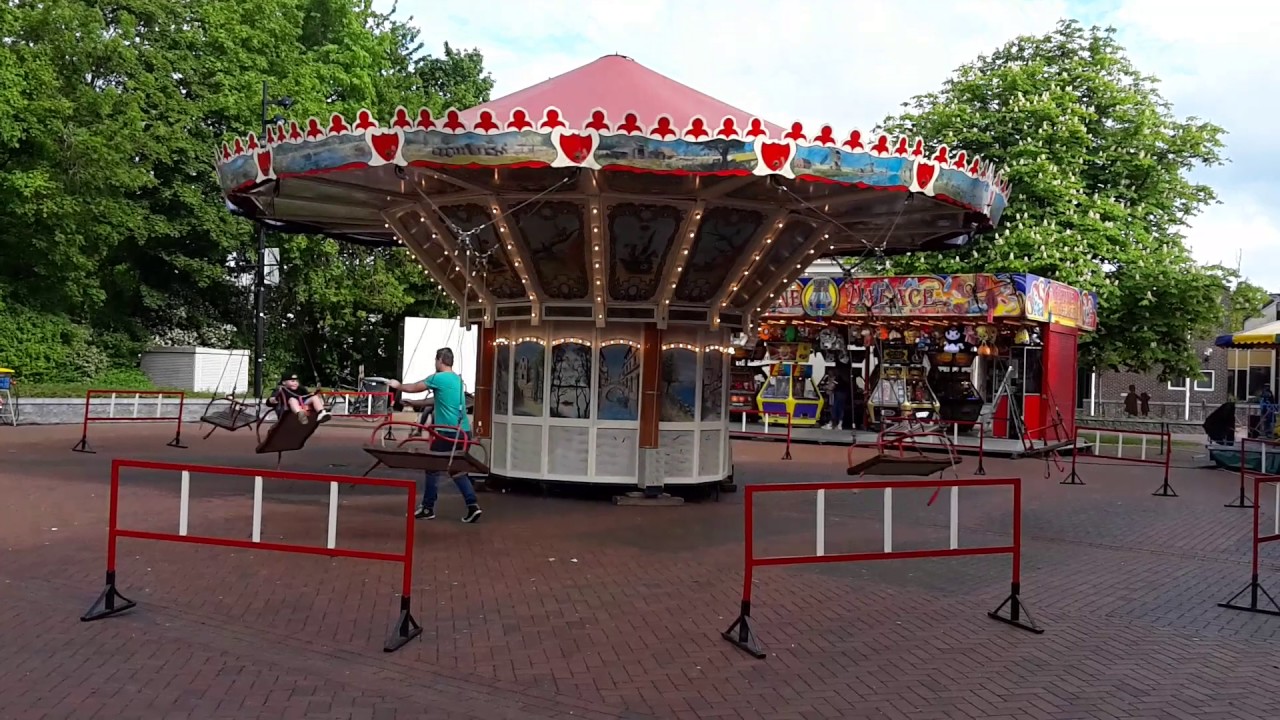 Zweefmolen kermis Grootegast j.Walda