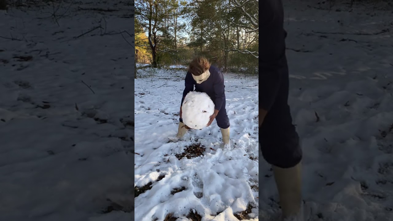 🔴Michael builds a snowman ⛄️🤣🔴
