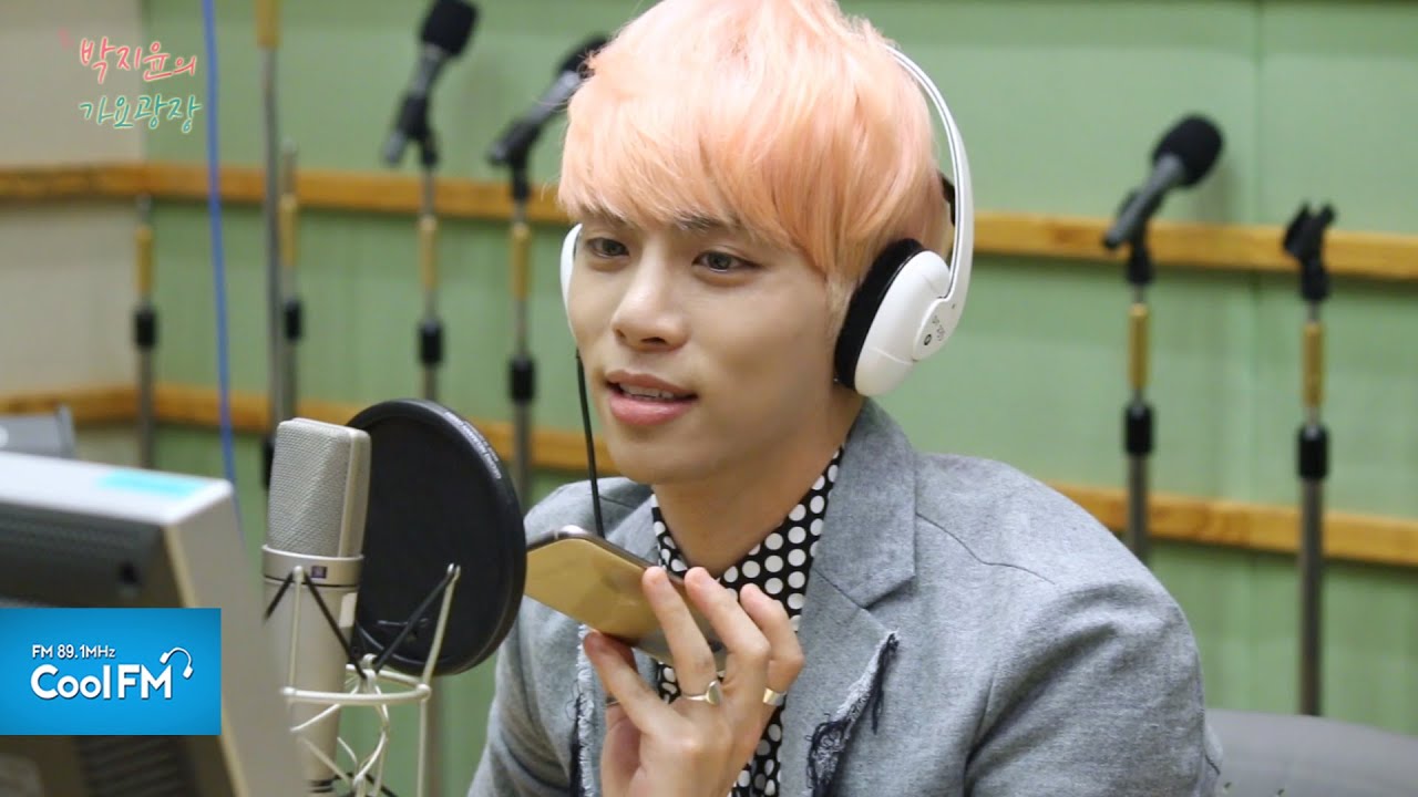 가요광장을 찾은 종현, 샤이니 민호와 깜짝 전화연결 / 160530[박지윤의 가요광장]