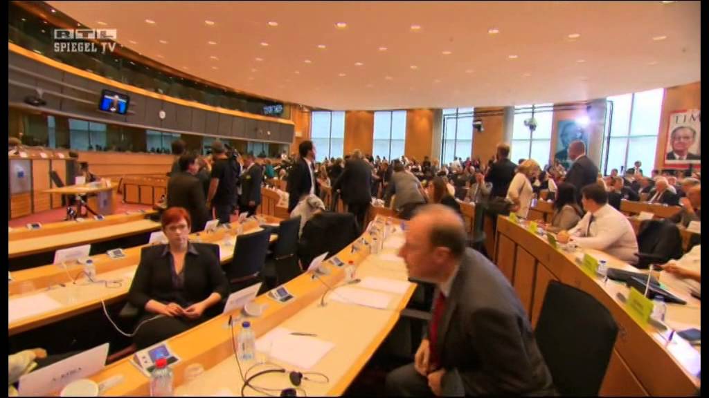 Spiegel TV: Sonneborn in Brüssel (2)