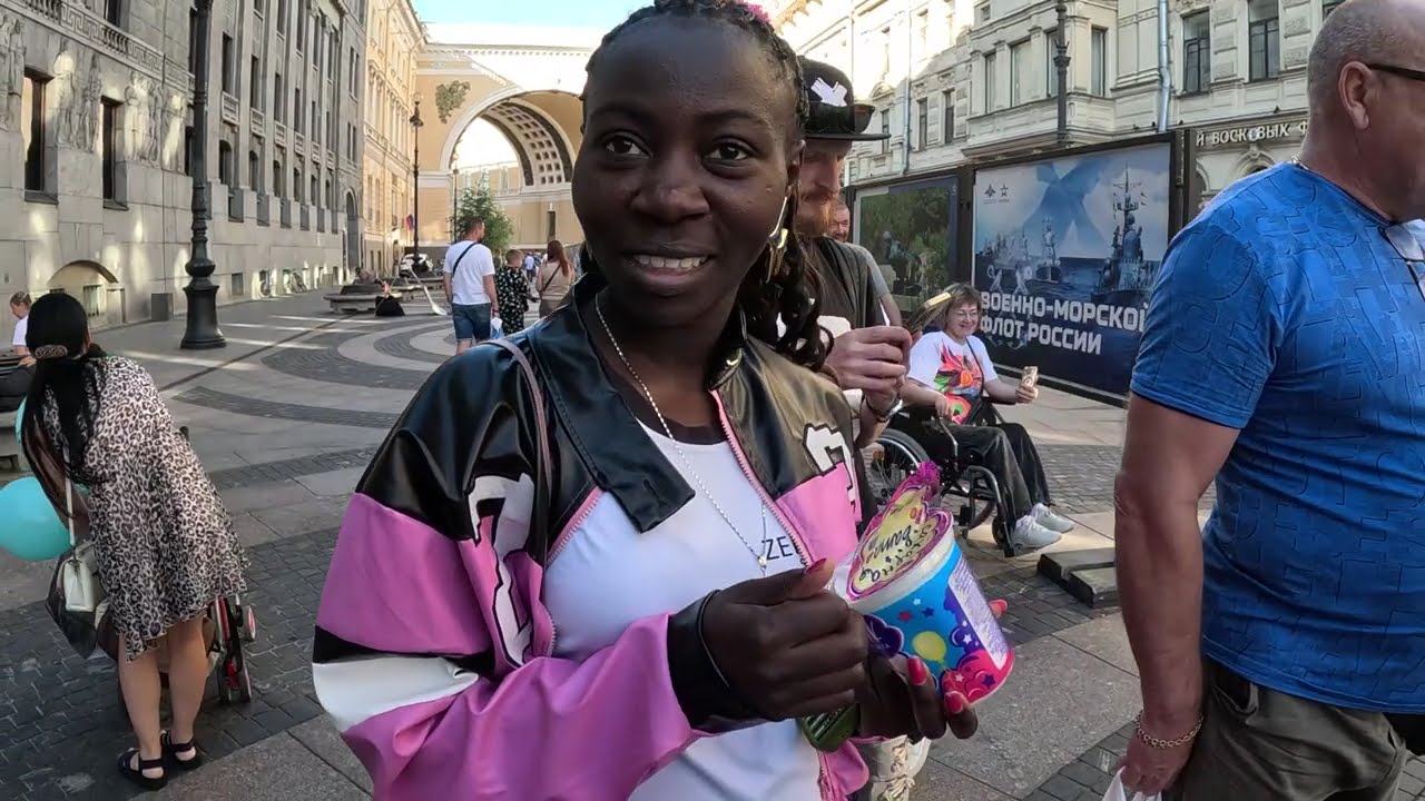 С АФРИКАНКОЙ по ДОСТОПРИМЕЧАТЕЛЬНОСТЯМ ГОРОДА в КАЗАНСКОМ СОБОРЕ САНКТ-ПЕТЕРБУРГА
