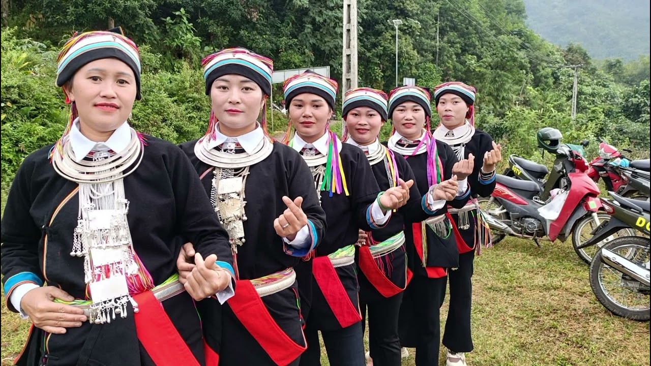 Bô làu hát qua điện thoại 